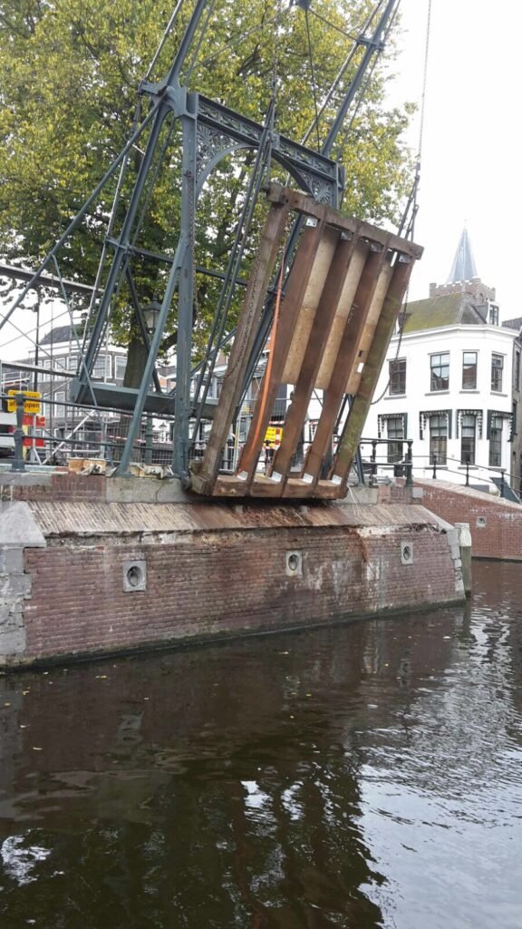 Renovatie havenbrug, Schiedam – MRS Waterbouw (beeld 4)
