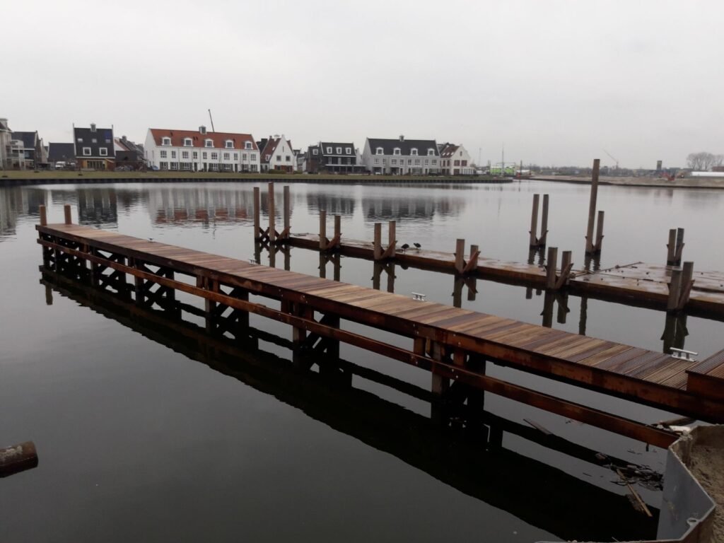 Steigers boothuizen, Harderwijk – MRS Waterbouw (beeld 6)