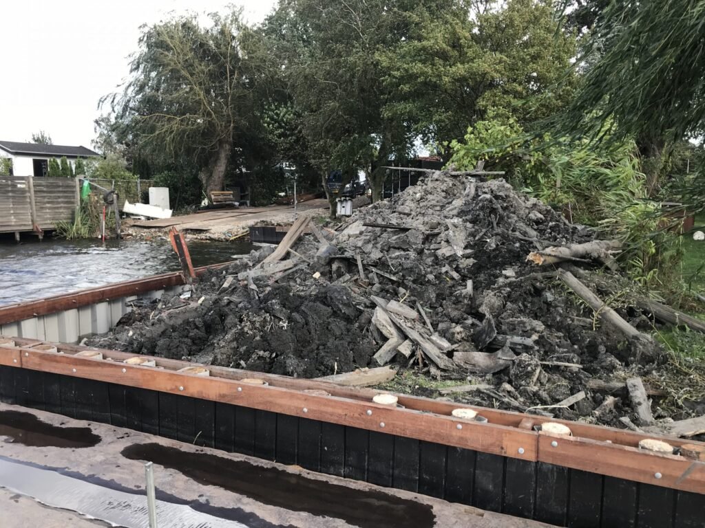 Kunststof damwand woonark, Halfweg – MRS Waterbouw (beeld 2)