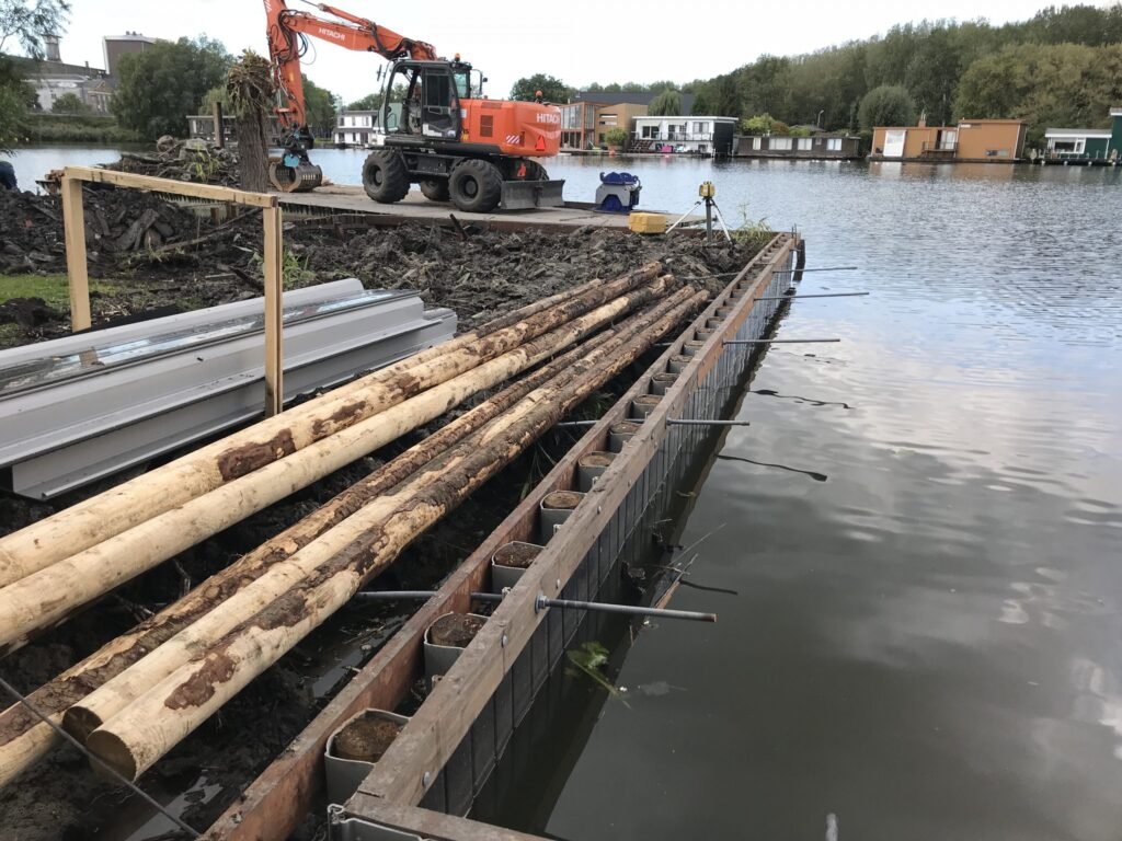 Kunststof damwand woonark, Halfweg – MRS Waterbouw (beeld 5)