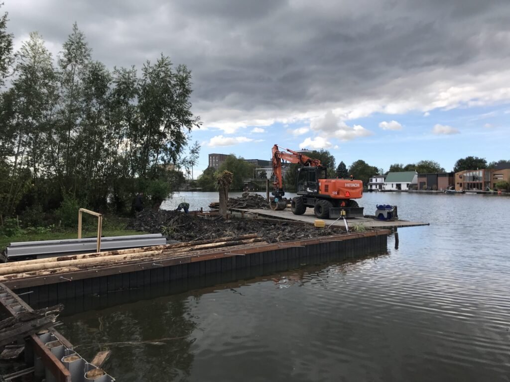 Kunststof damwand woonark, Halfweg – MRS Waterbouw (beeld 6)