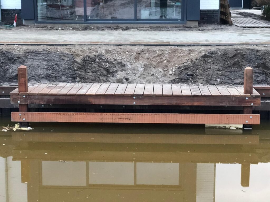 Steigers en afmeervoorzieningen, De Krijgsman – MRS Waterbouw (beeld 5)